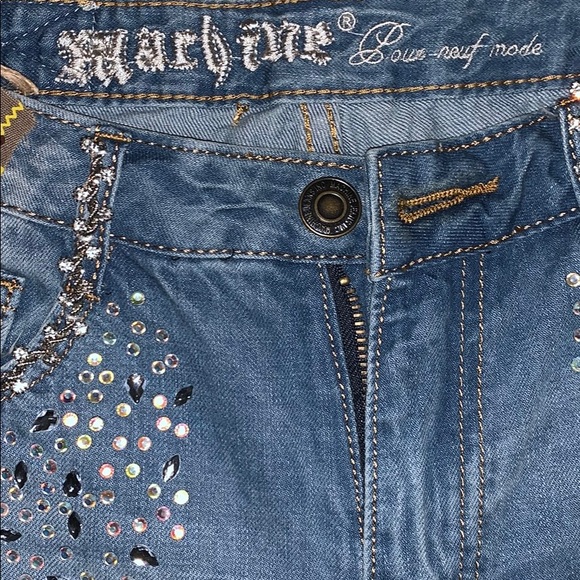 Beautiful Bedazzled ripped jeans - Picture 4 of 7